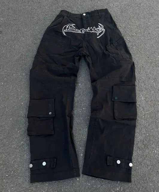 Pantalon en jean ample avec broderie tête de mort rétro
