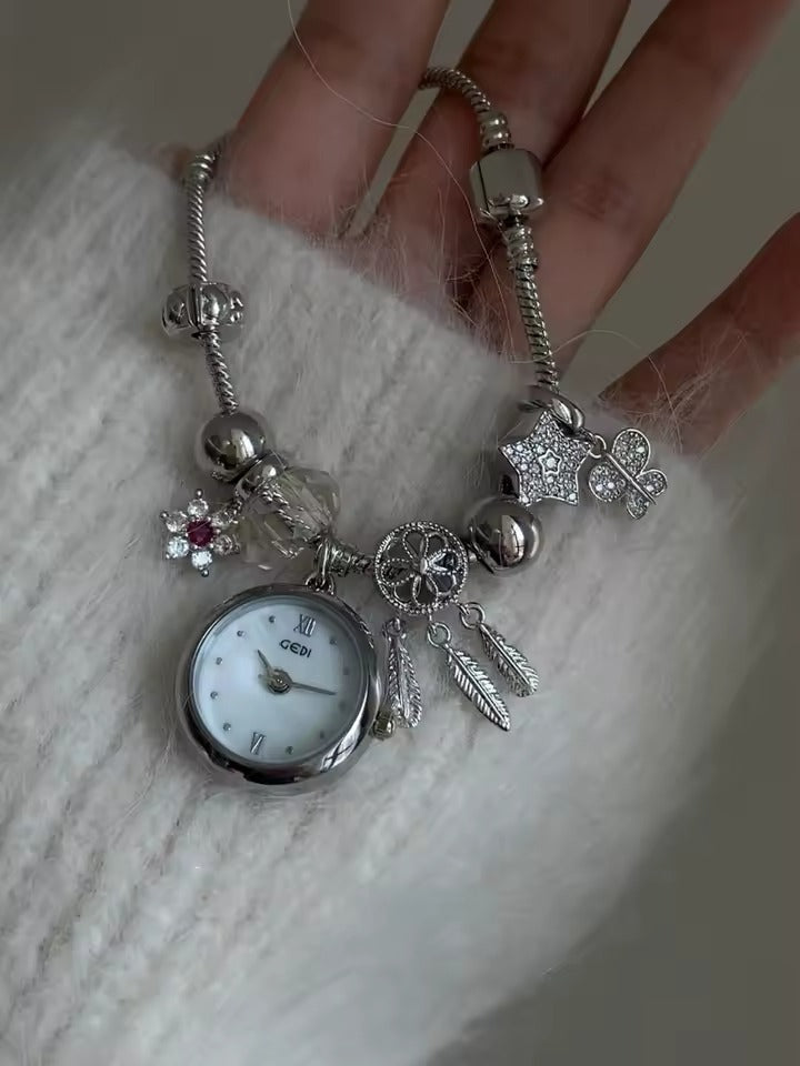 Schicke Charm-Armreif-Damenuhr