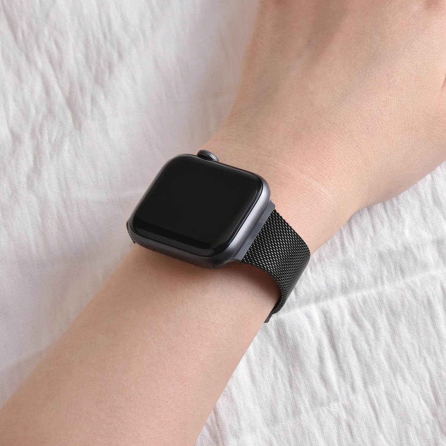 Schmal geschnittenes Metallarmband für die Apple Watch