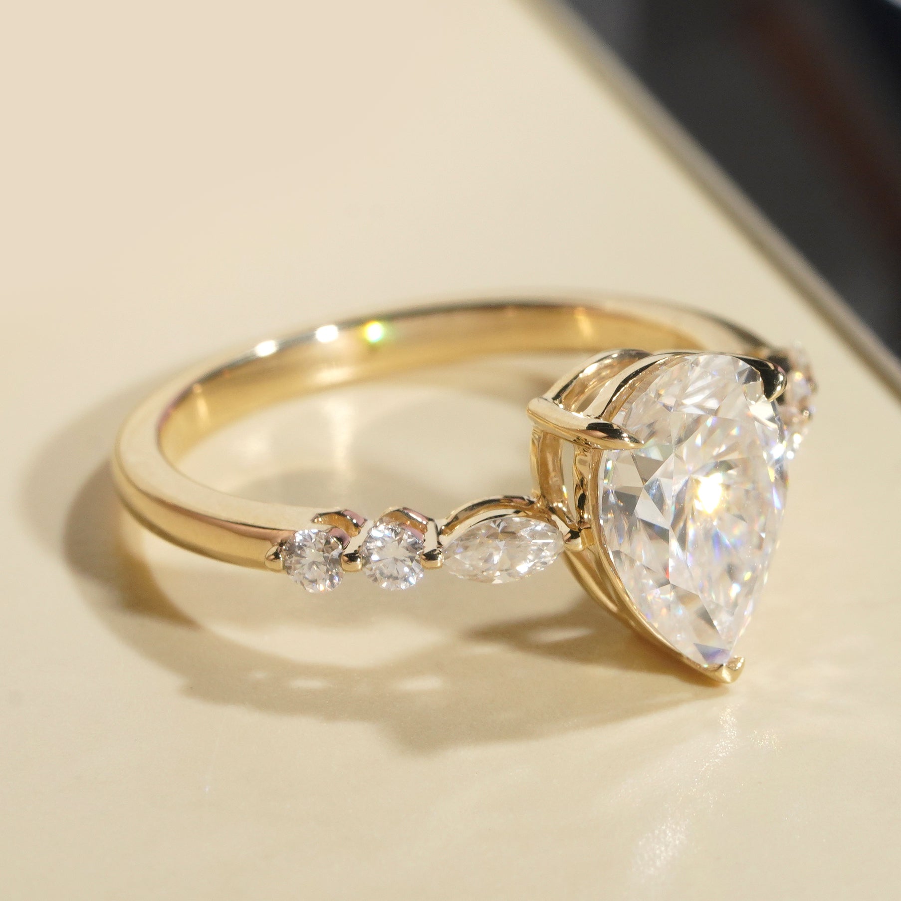 10K Solid Gold Pear-Cut Moissanite Engagement Ring