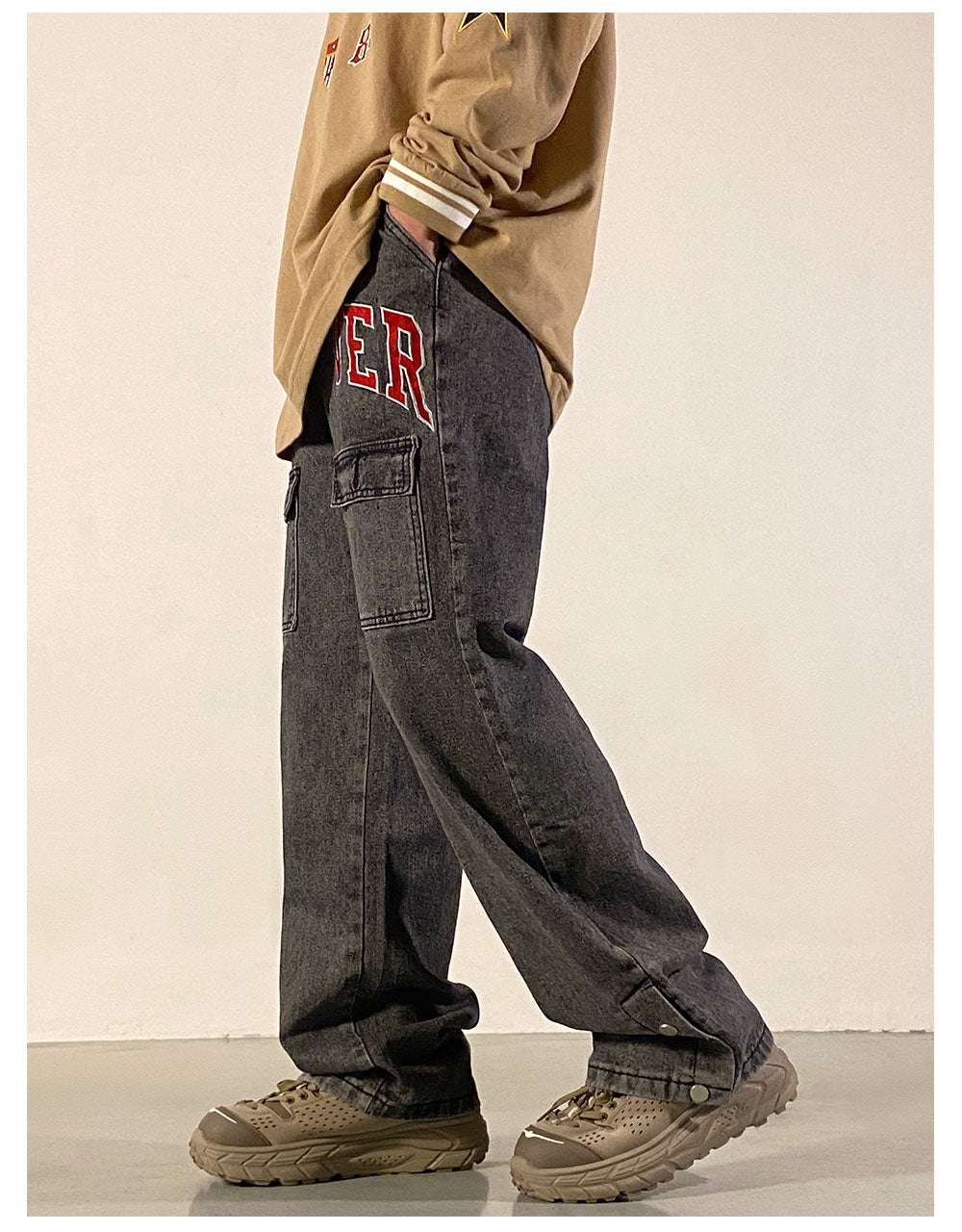 Embroidered Baggy Jeans