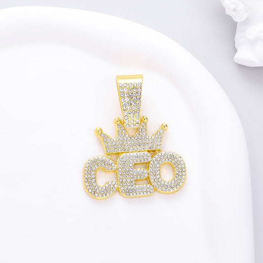 Halskette mit Anhänger „Gekrönter CEO“ in Iced Out