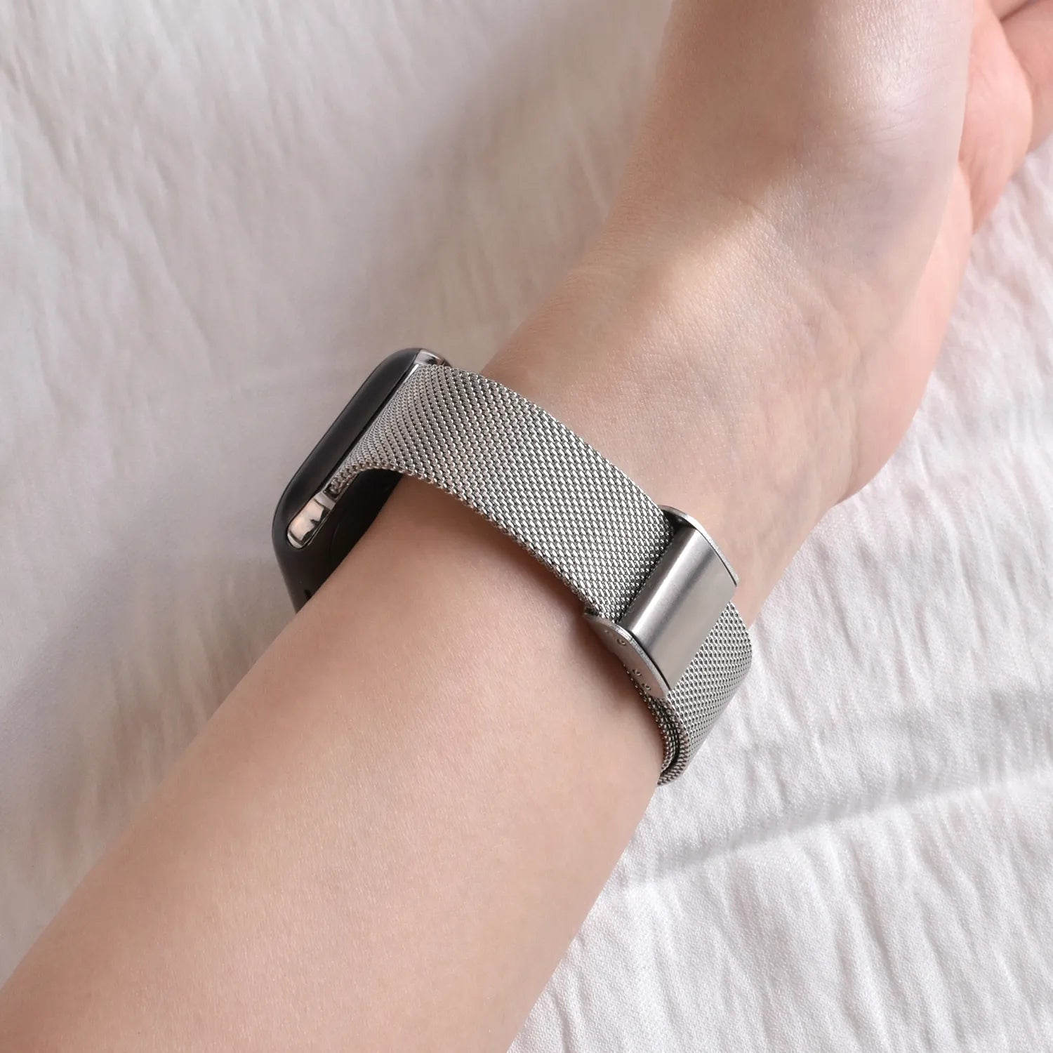 Slim Fit Metal Apple Watch Band