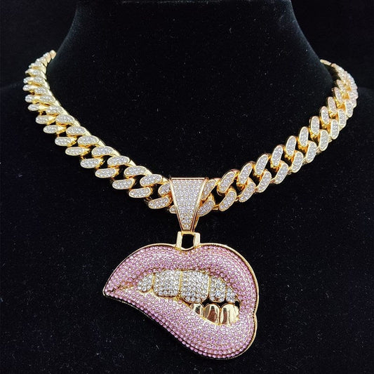 VVS Jewelry hip hop jewelry Fully Iced Out Pink Biting Lip Cuban Pendant Chain